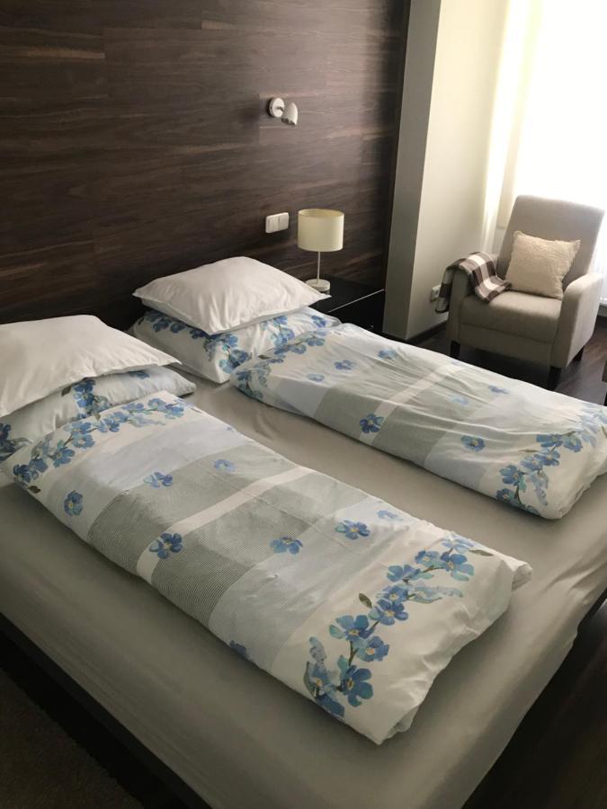 U Kolonady Apartment